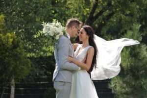 Decor cu flori naturale pentru evenimentul tău de vis de la Pastel Flower Art,